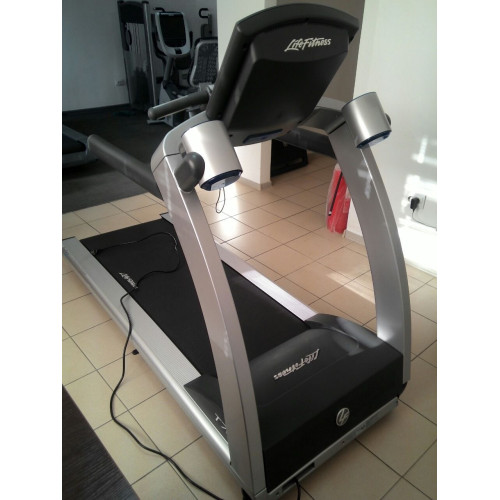 Беговая дорожка  Life Fitness T7 (Б/У) - фото №4